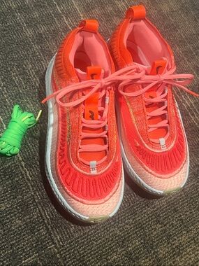 Nike Cosmic Unity 3 basketball shoes in the Hot Punch size 7